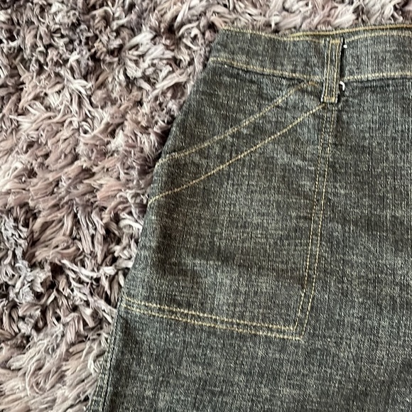Levi's Blue Jean Camp Shorts Pockets & Stretch Medium Wash Denim Misses Size 14 - Picture 3 of 8